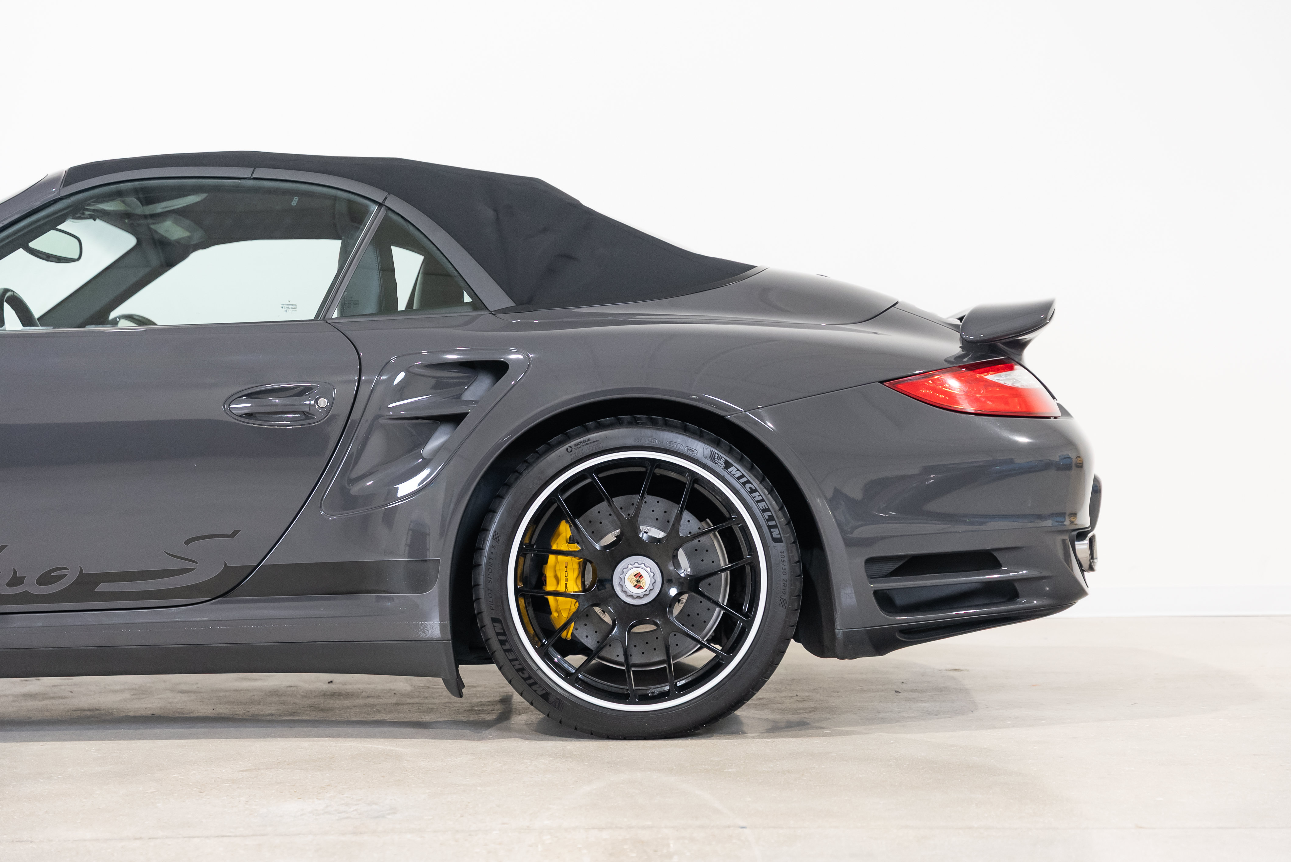Used 2012 Porsche 911 Edition 918 Spyder AWD/4WD image 11