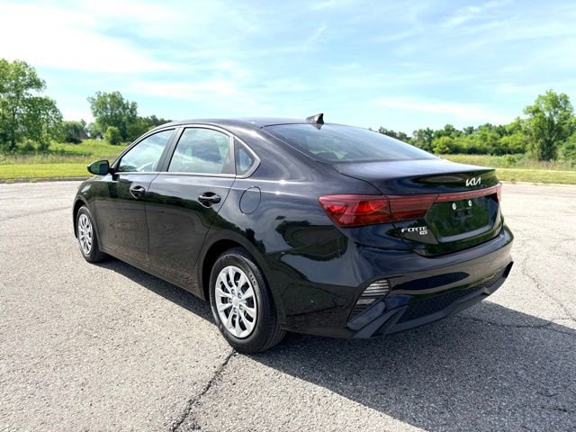 Certified 2024 Kia Forte LX FWD image 3
