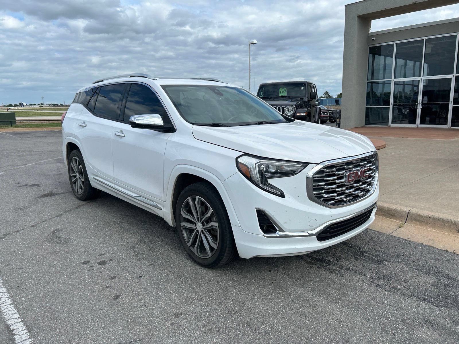 Used 2018 GMC Terrain Denali w/ Comfort Package FWD video 3