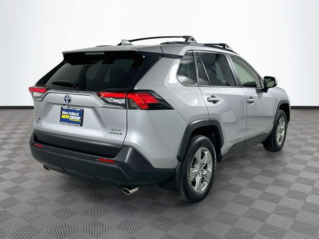 Used 2023 Toyota RAV4 XLE AWD/4WD image 7