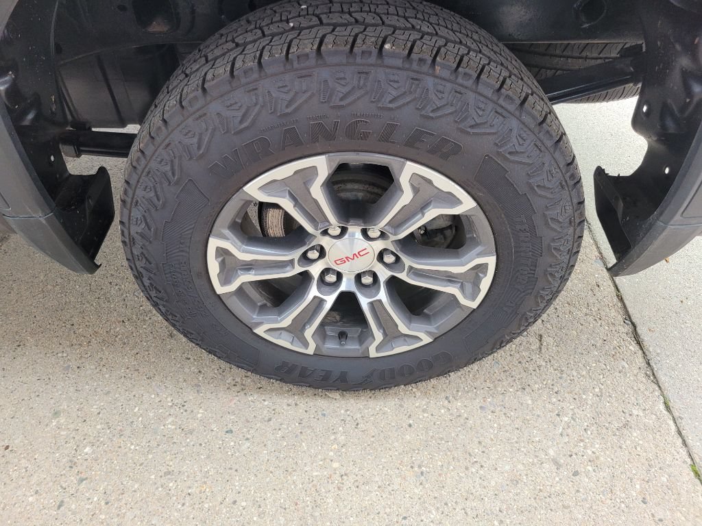 Used 2023 GMC Sierra 1500 SLE AWD/4WD image 14