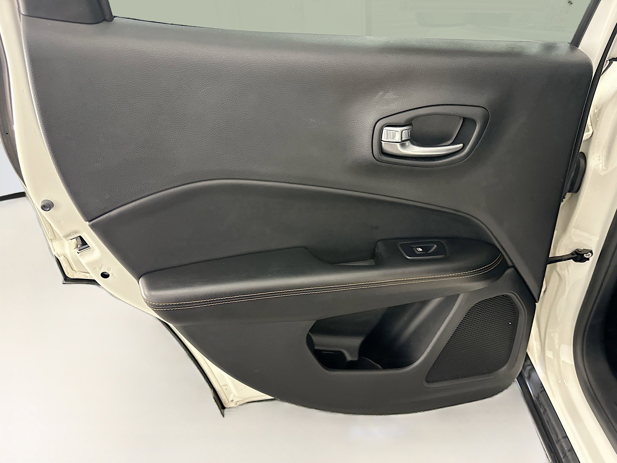 Used 2019 Jeep Compass Limited image 26