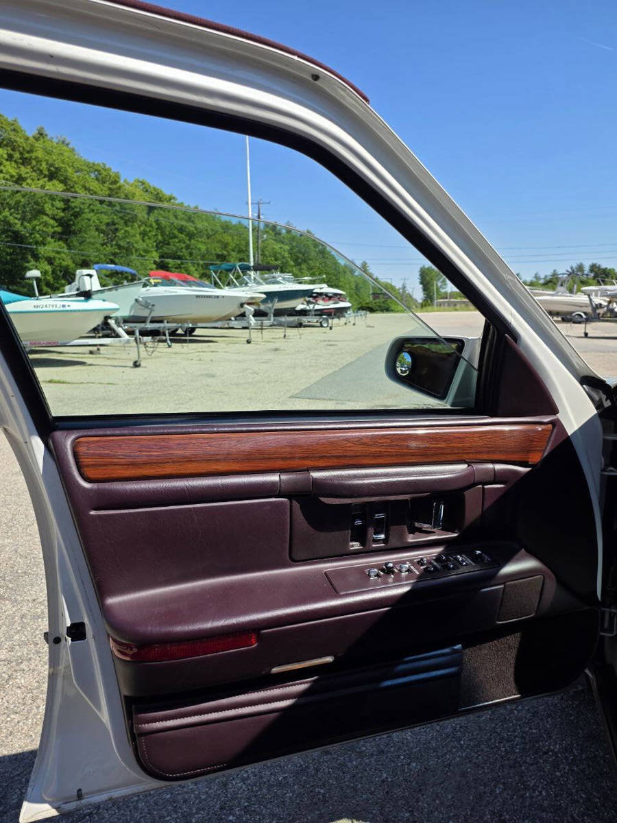 Used 1995 Cadillac De Ville Sedan FWD image 17