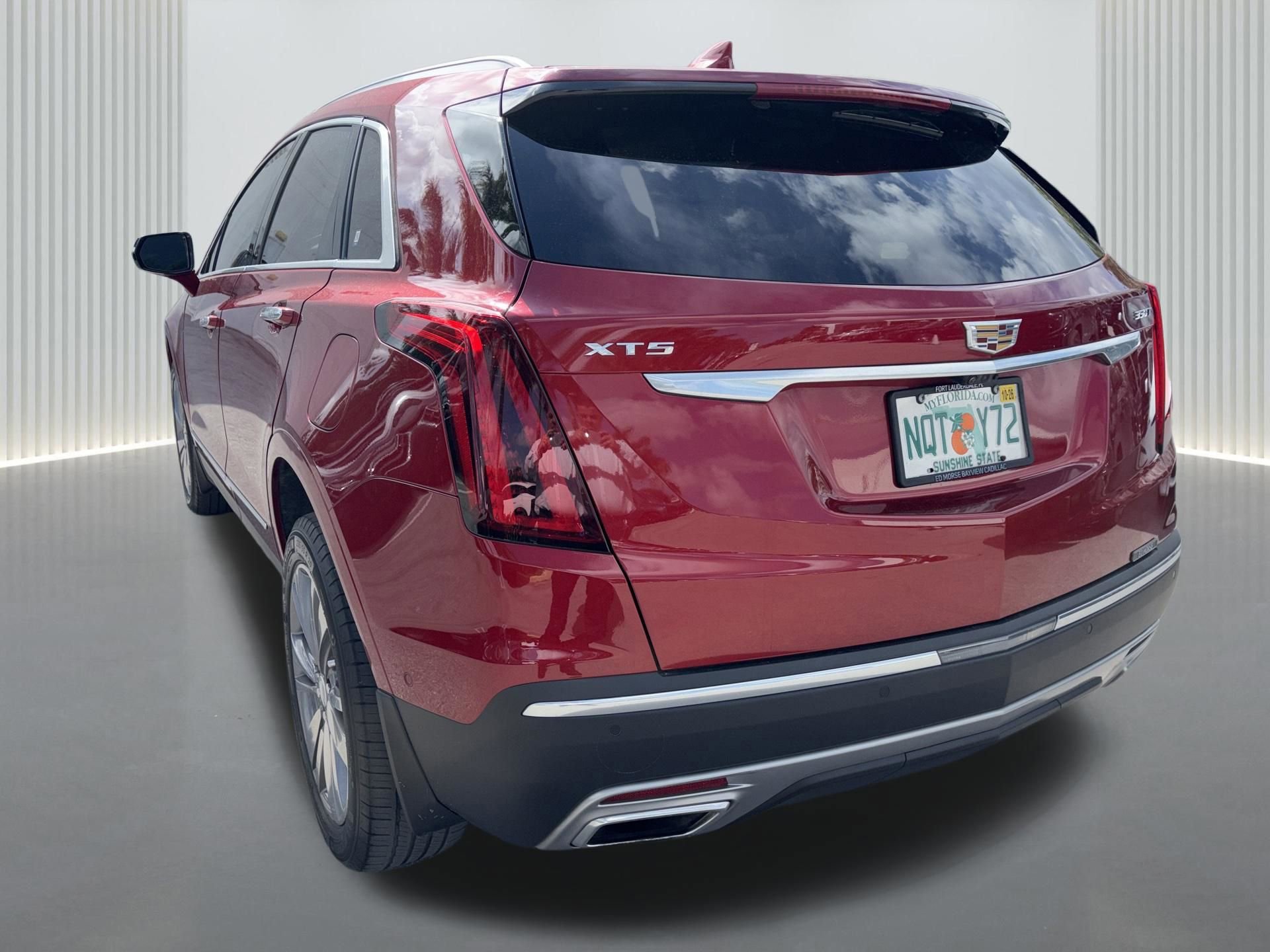Used 2021 Cadillac XT5 Premium Luxury w/ Platinum Package FWD image 6