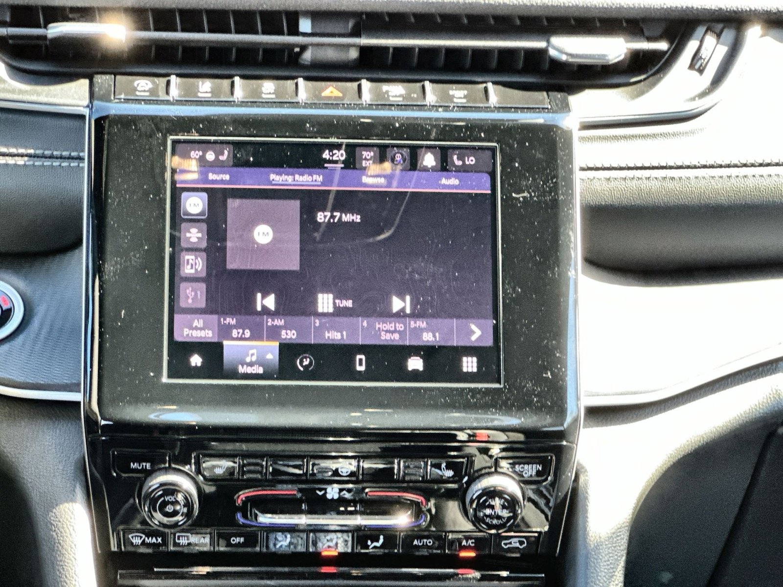 New 2025 Jeep Grand Cherokee Laredo image 18