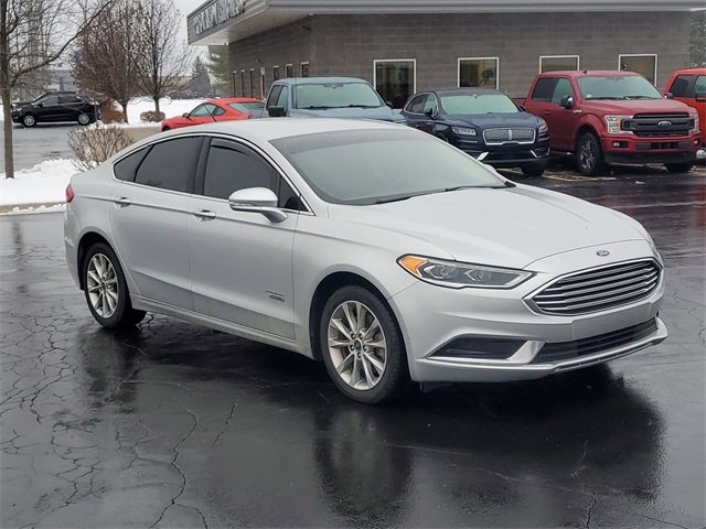 Used 2018 Ford Fusion Energi SE image 2
