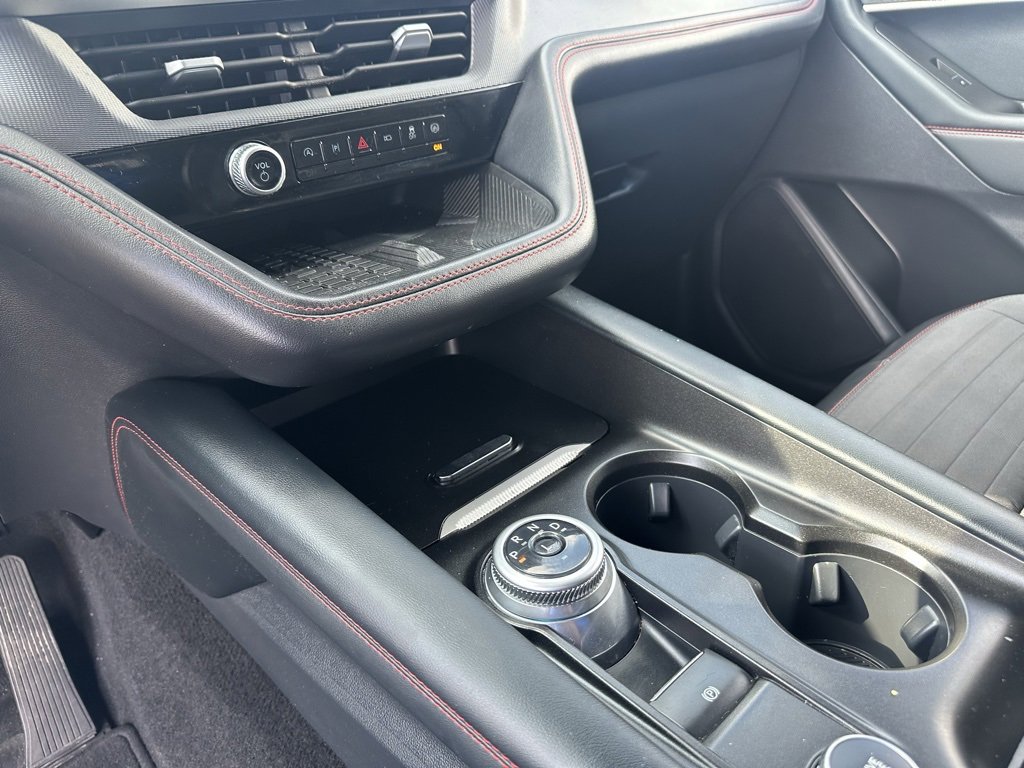 Used 2025 Ford Explorer ST-Line w/ Premium Package image 15