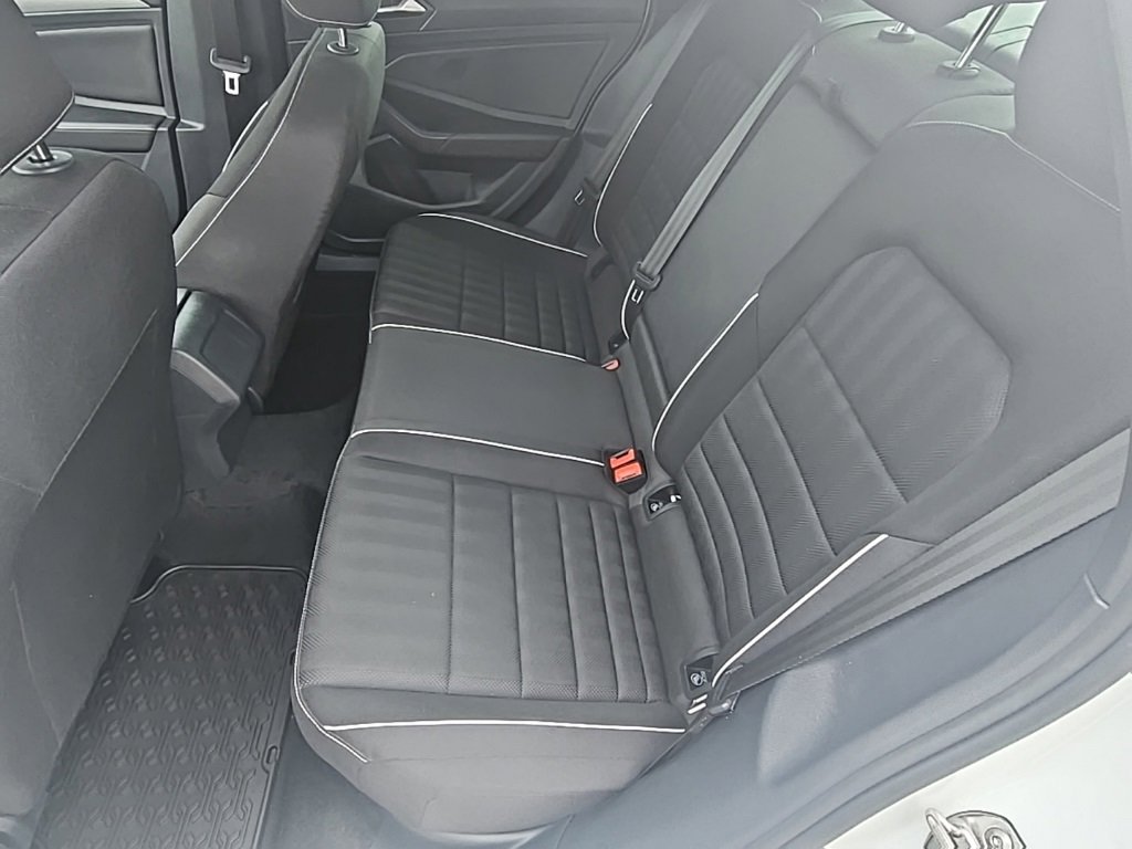 Used 2024 Volkswagen Jetta Sport image 12