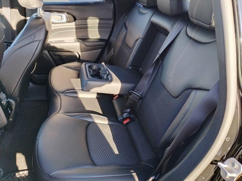 New 2026 Jeep Compass Latitude image 16