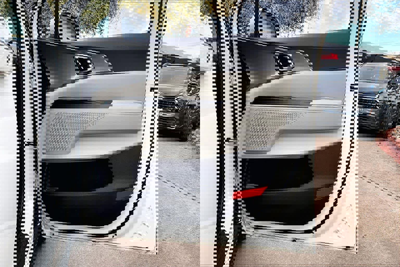 Used 2024 Kia Carnival LX image 21