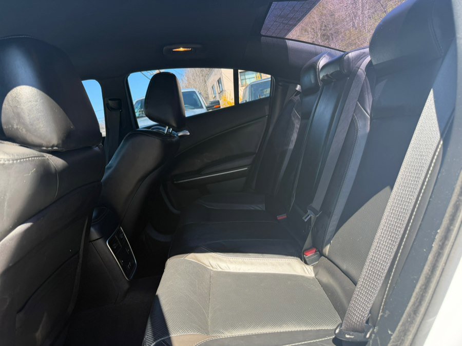 Used 2019 Dodge Charger SXT w/ Leather Interior Group image 26