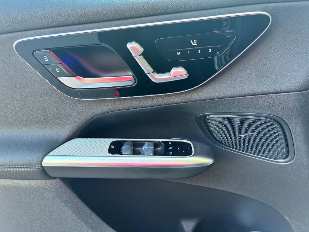 New 2026 Mercedes-Benz GLC 350e 4MATIC image 7