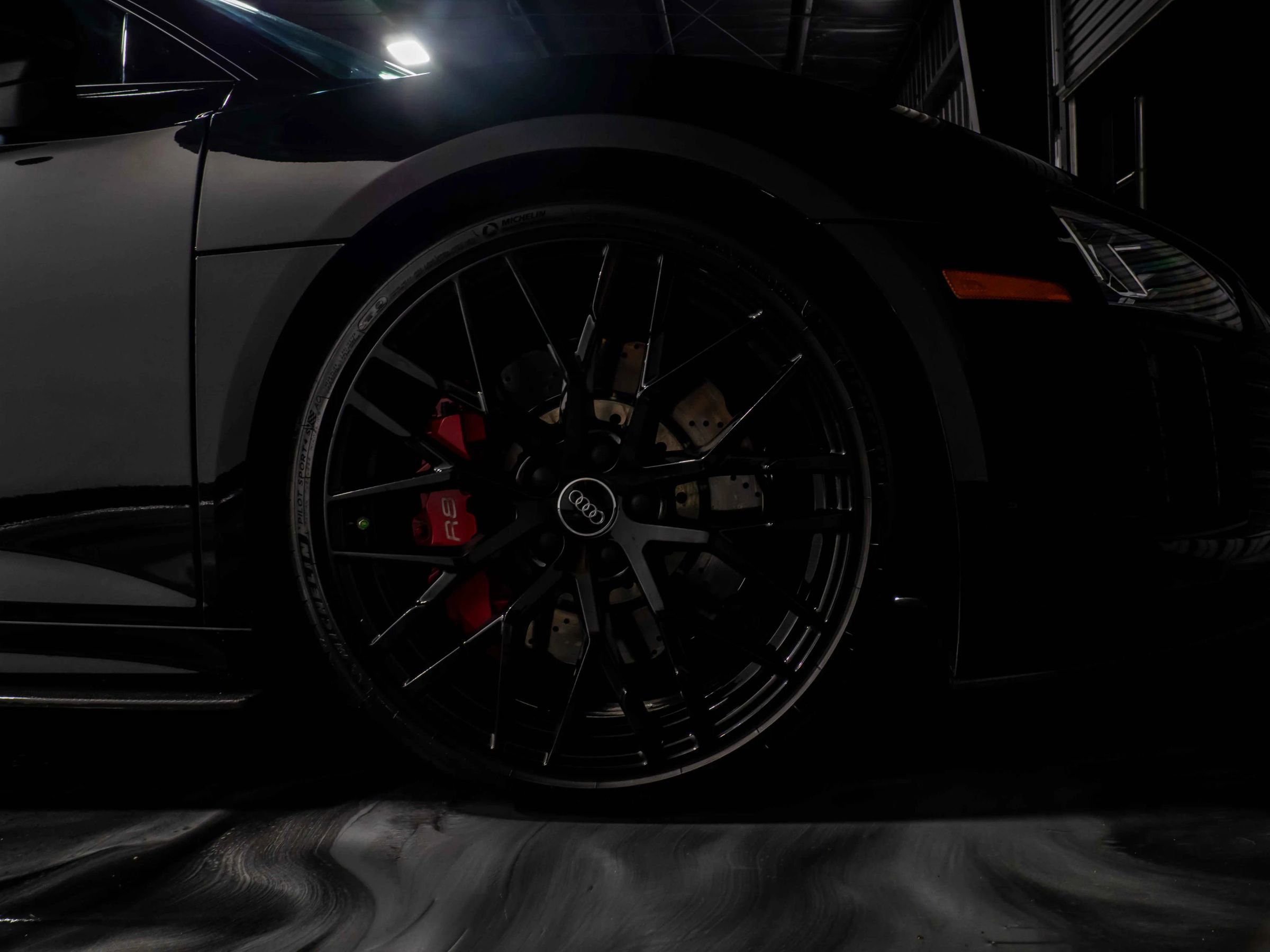 Used 2018 Audi R8 V10 w/ Premium Package image 19