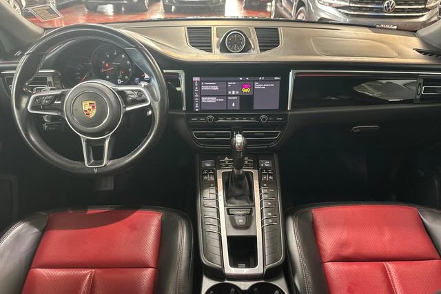 Used 2021 Porsche Macan image 16