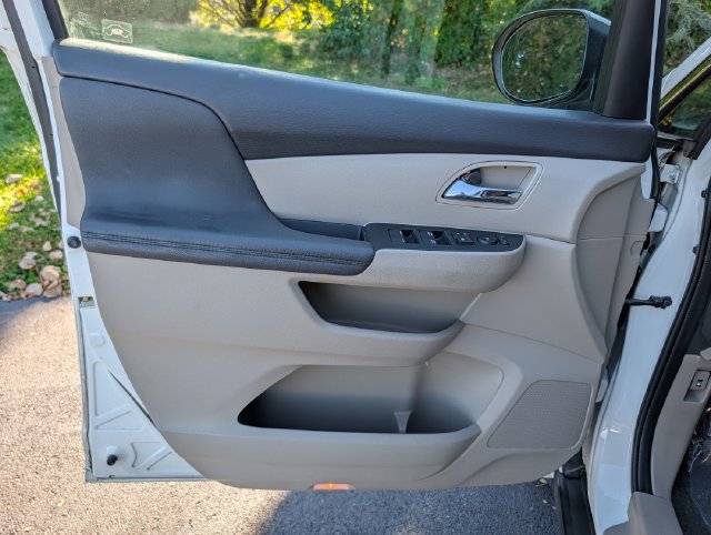 Used 2016 Honda Odyssey EX-L image 32