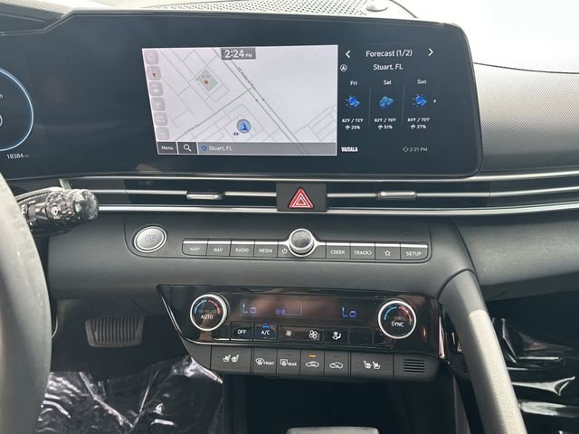 Certified 2024 Hyundai Elantra Limited image 21