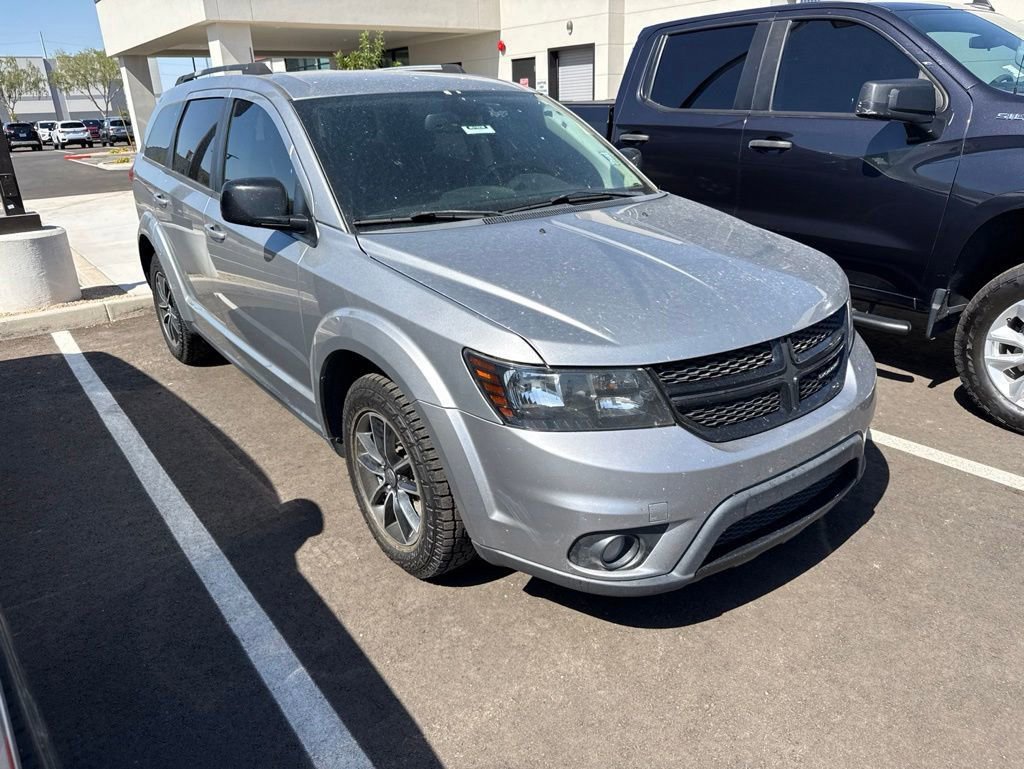 Used 2019 Dodge Journey SE w/ Connectivity Group FWD image 1