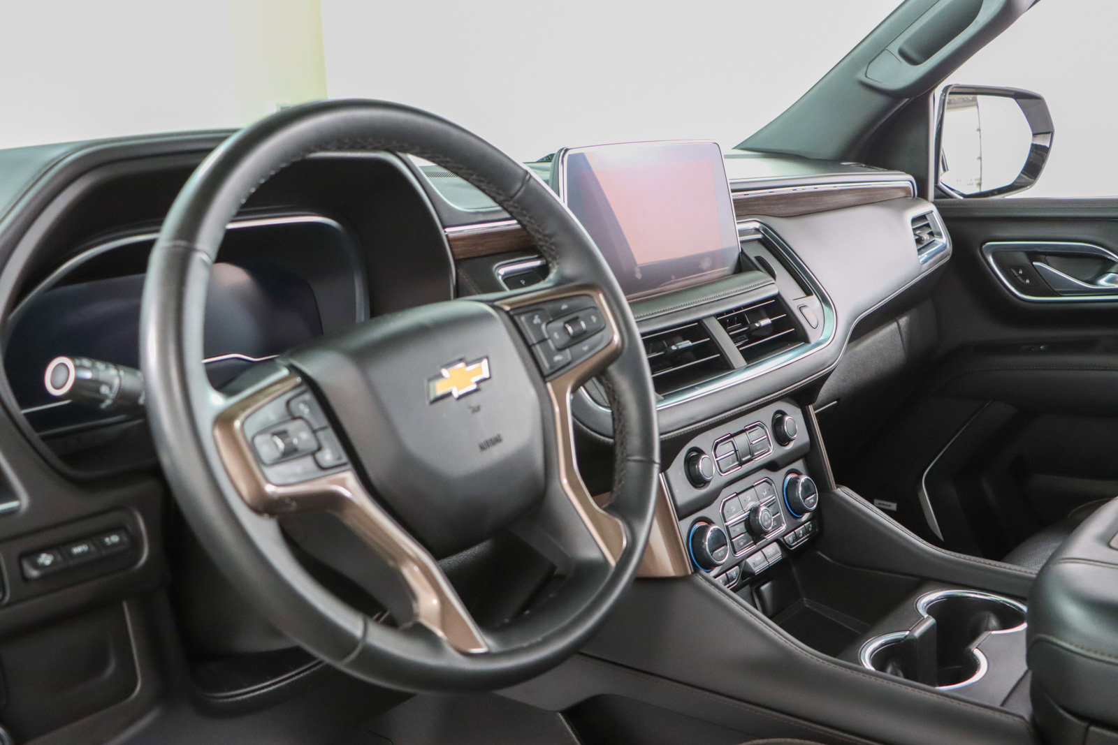 Used 2023 Chevrolet Suburban High Country image 27