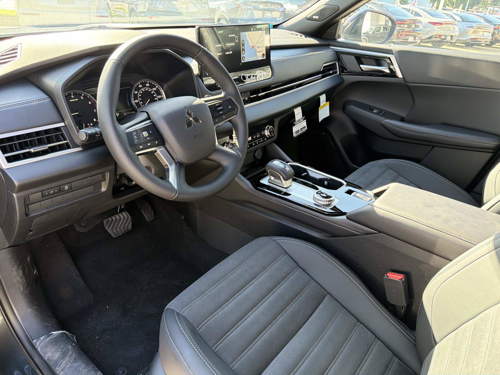 New 2026 Mitsubishi Outlander LE FWD image 13