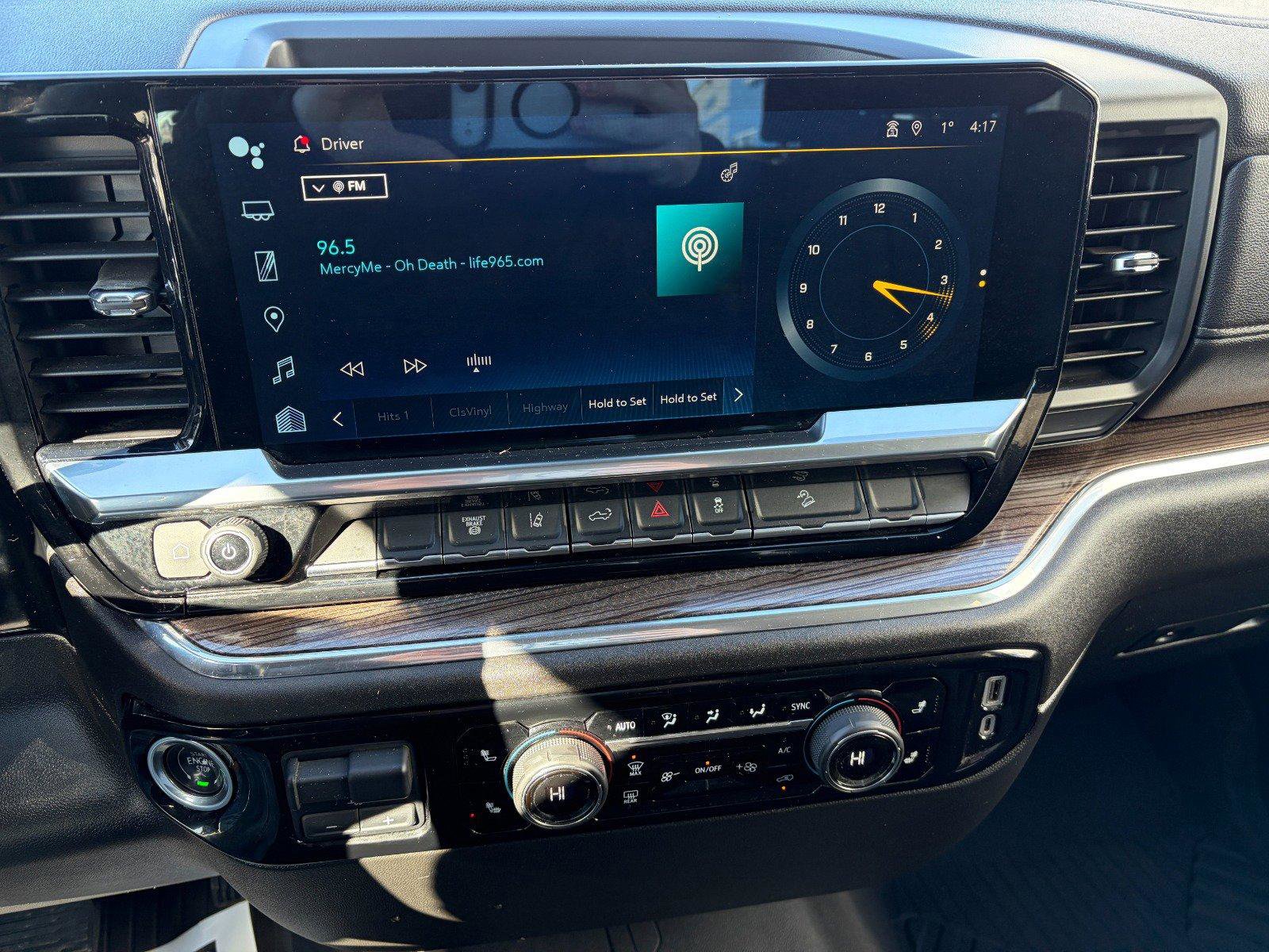 Used 2024 Chevrolet Silverado 3500 LT w/ Convenience Package image 13