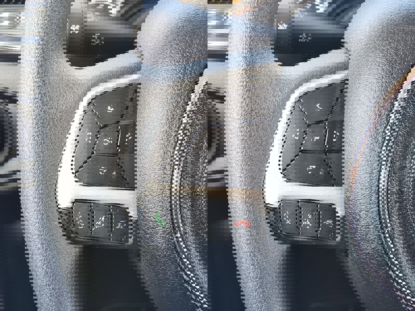 Used 2023 Jeep Renegade Latitude AWD/4WD image 36