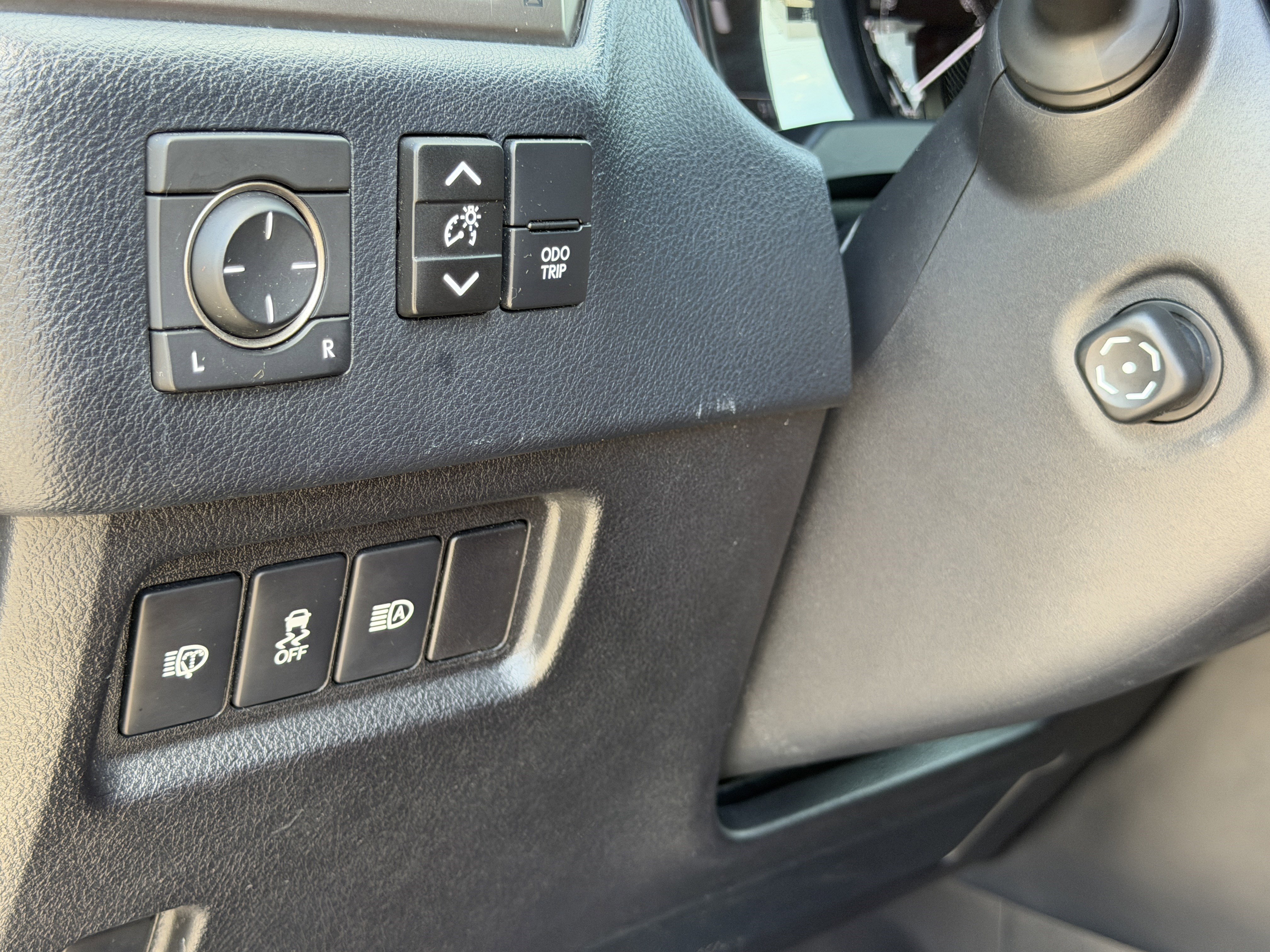 Used 2020 Lexus GX 460 Premium w/ Premium Package image 13