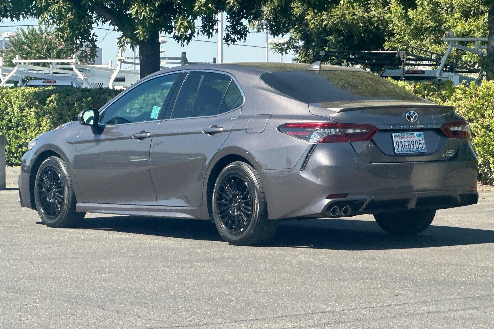 Used 2022 Toyota Camry XSE FWD image 5
