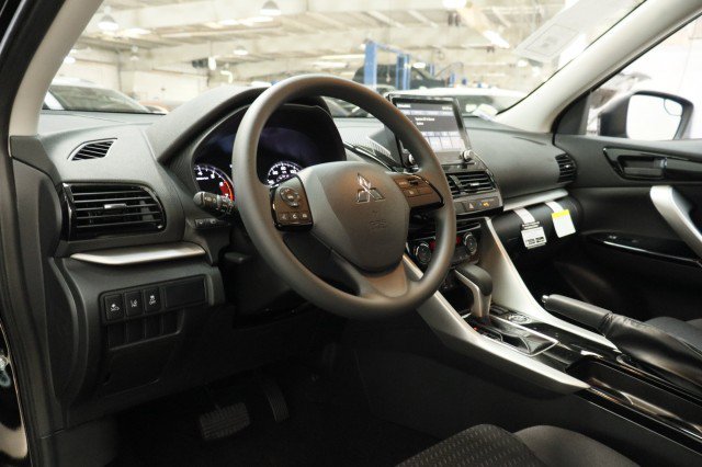 New 2026 Mitsubishi Eclipse Cross LE AWD/4WD image 5