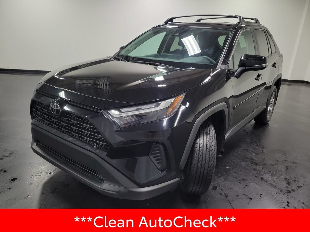 Used 2024 Toyota RAV4 XLE AWD/4WD image 4