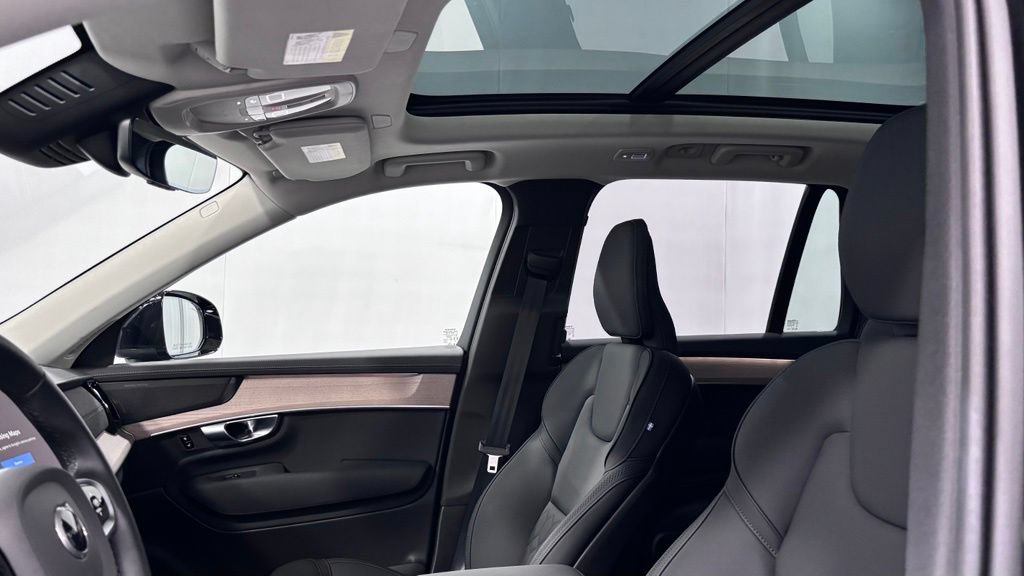 Certified 2026 Volvo XC90 B6 Plus AWD/4WD image 12