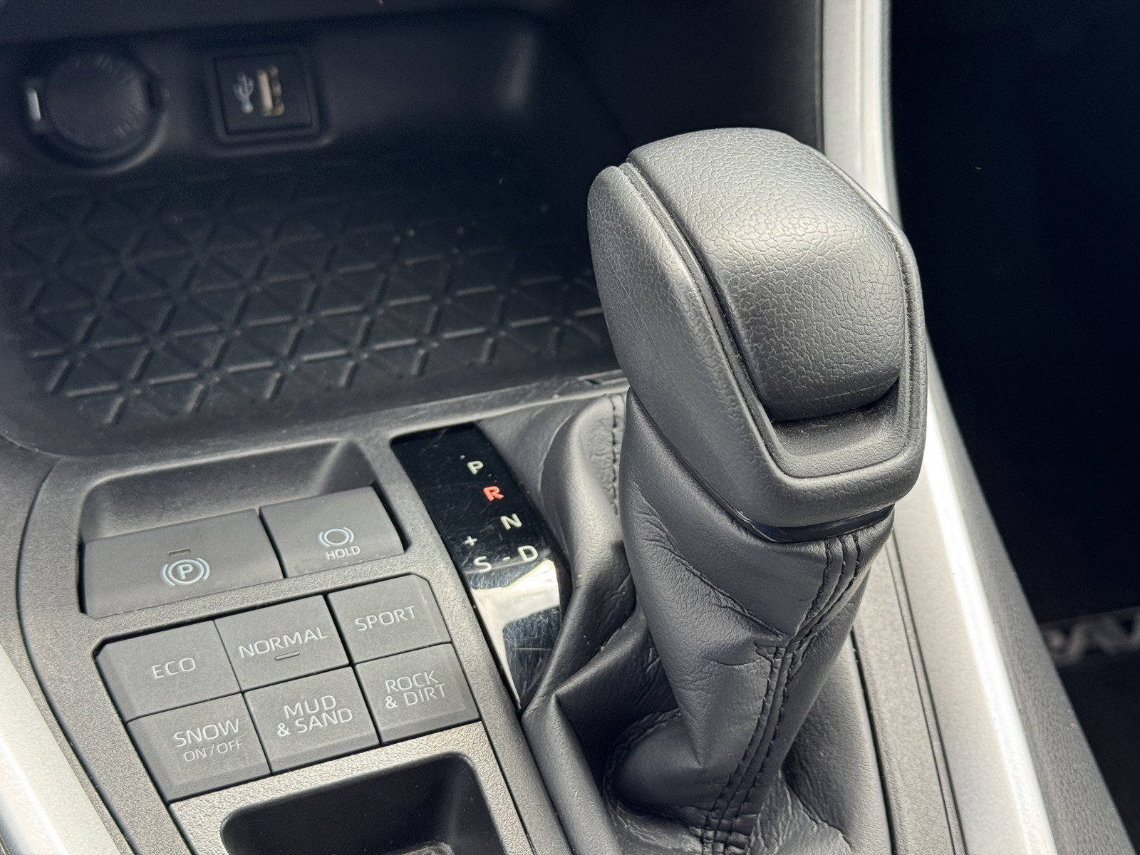 Used 2024 Toyota RAV4 XLE image 18