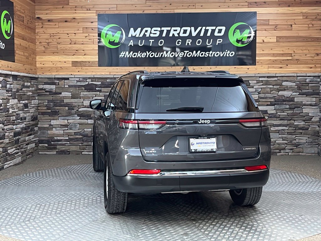 Used 2023 Jeep Grand Cherokee Laredo w/ Luxury Tech Group I AWD/4WD image 15