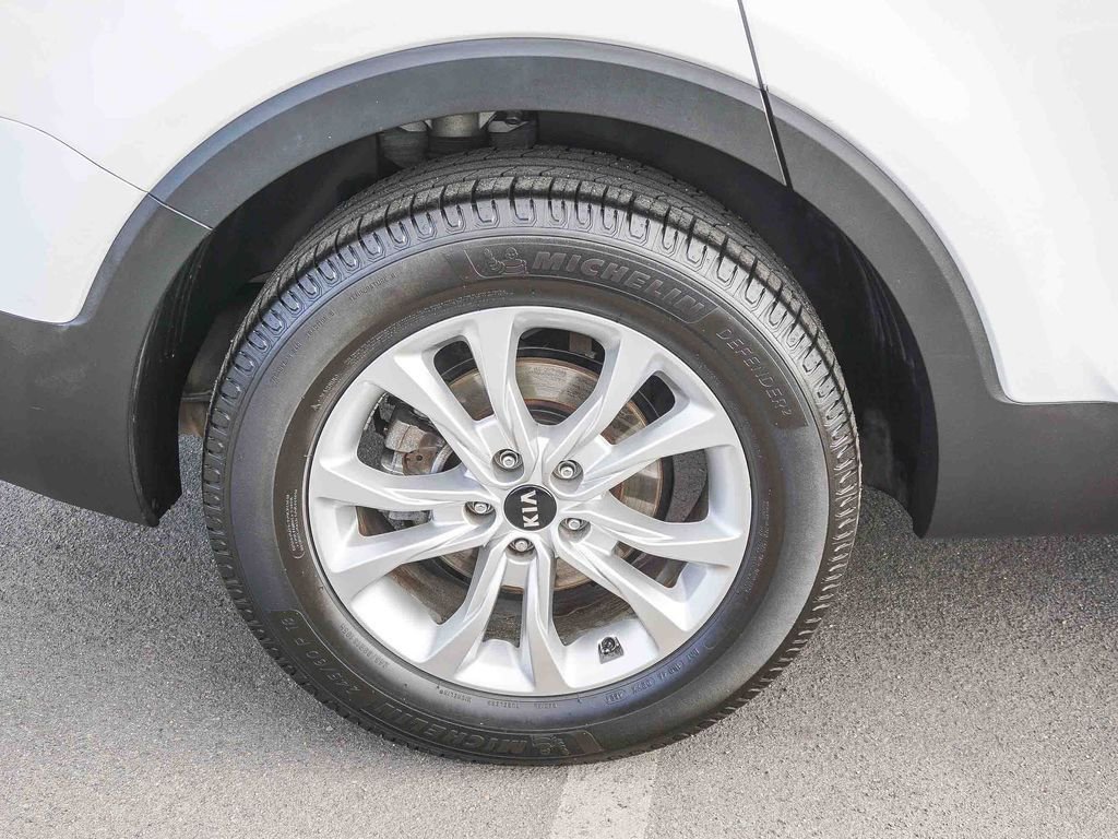 Used 2020 Kia Telluride LX FWD image 8