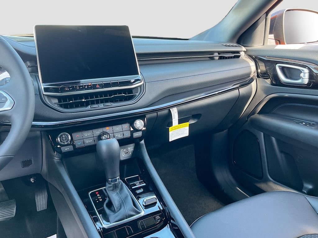 New 2026 Jeep Compass Latitude AWD/4WD image 19