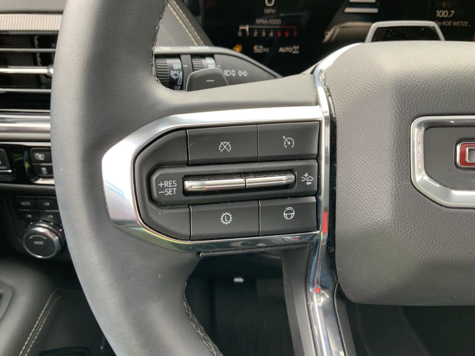 Used 2025 GMC Yukon Elevation w/ Elevation Premium Package image 35