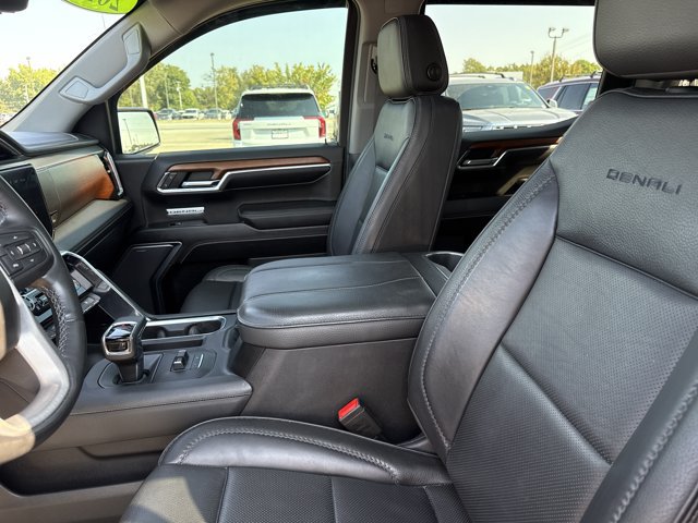 Used 2023 GMC Sierra 1500 Denali w/ Technology Package AWD/4WD image 5