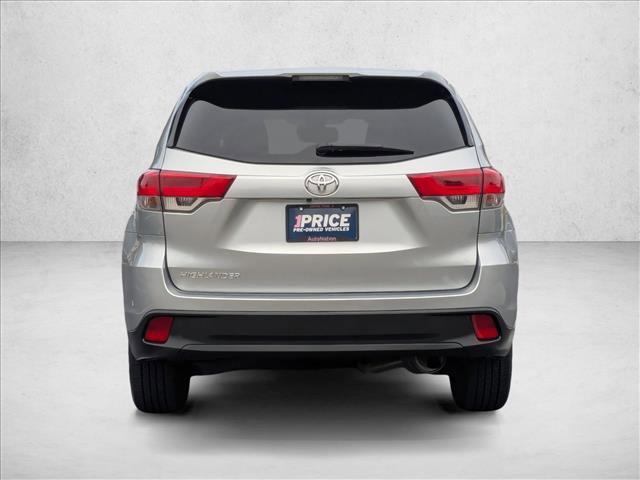 Used 2019 Toyota Highlander LE image 6