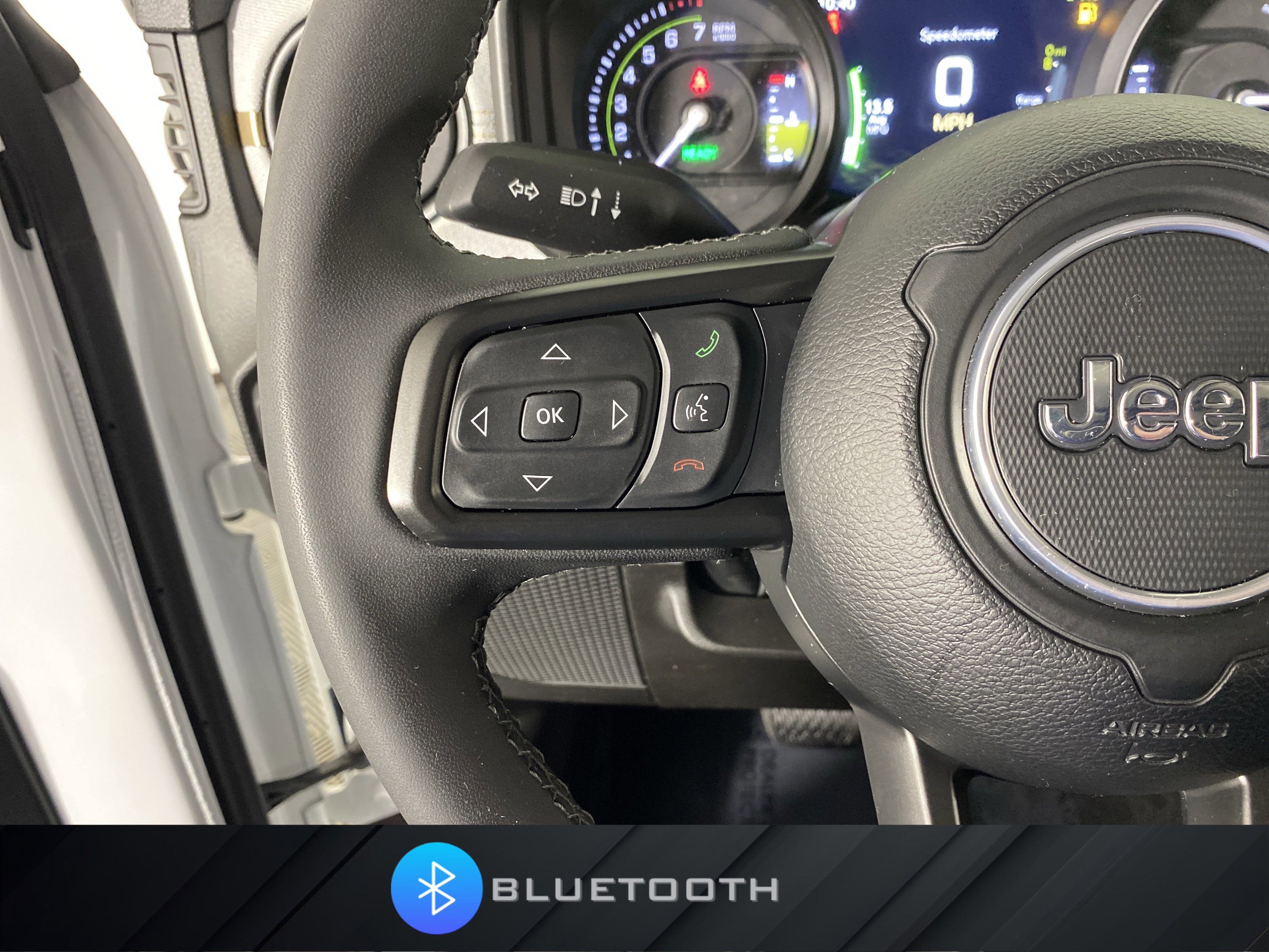 Used 2025 Jeep Wrangler Willys AWD/4WD image 22