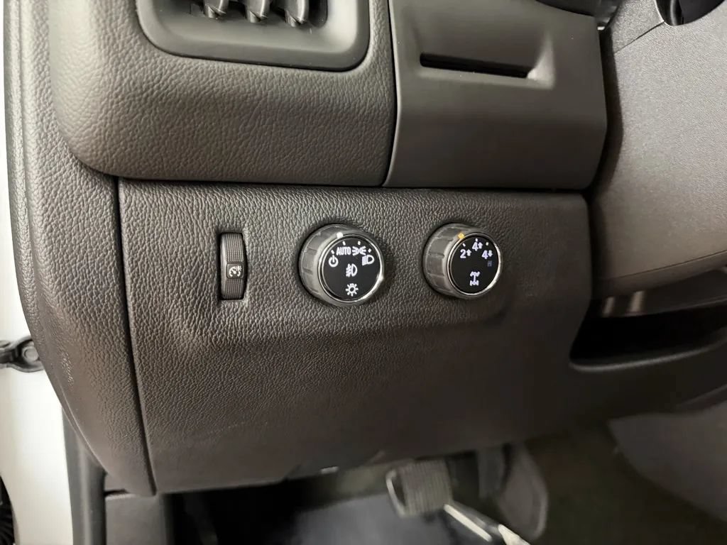 Used 2015 Chevrolet Colorado LT w/ LT Convenience Package AWD/4WD image 15