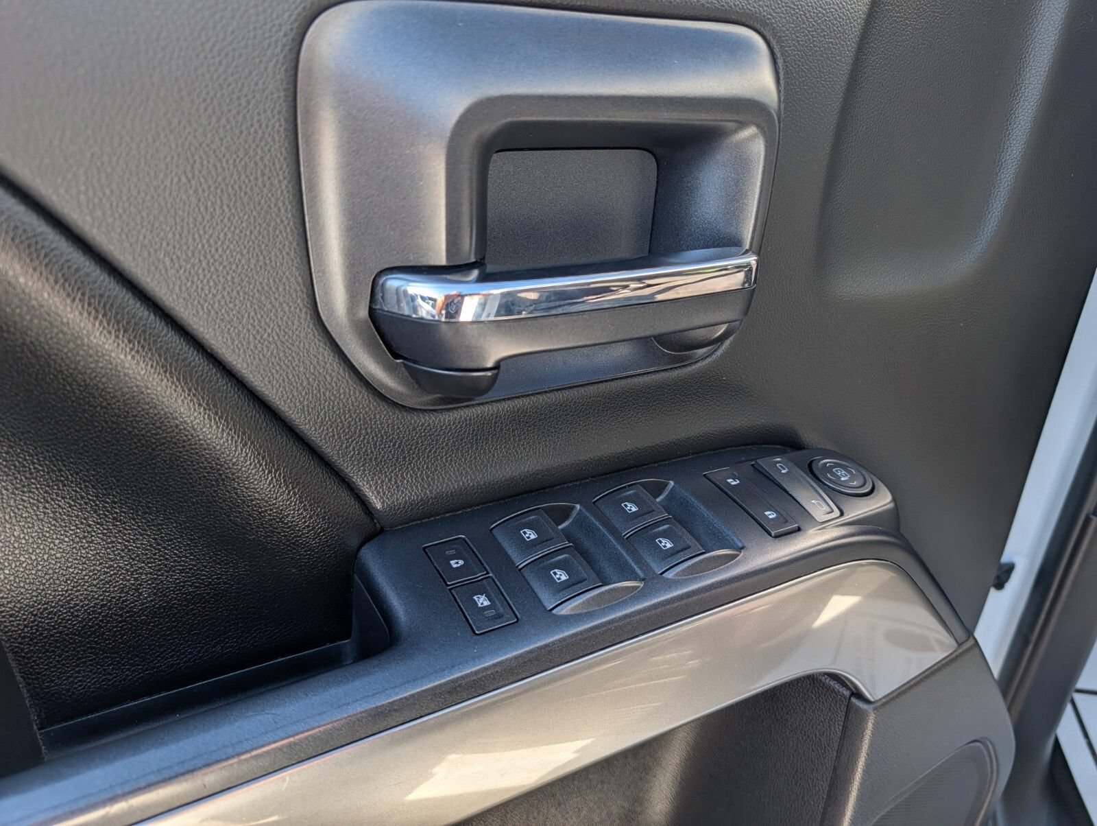 Used 2017 Chevrolet Silverado 1500 LT w/ All Star Edition AWD/4WD image 24
