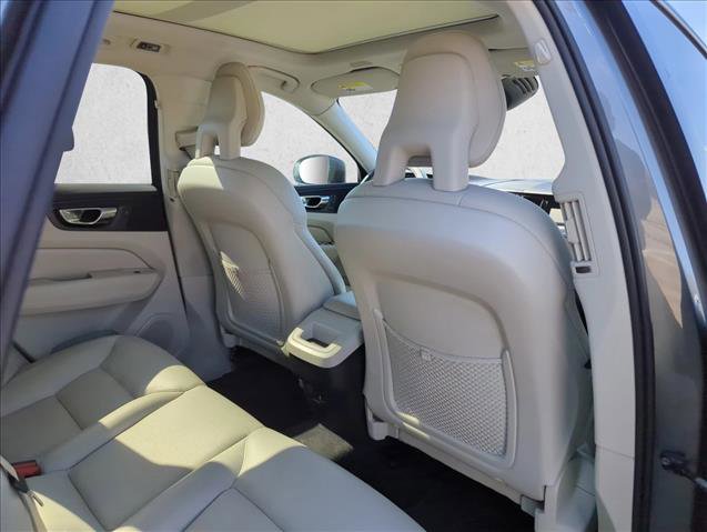 Used 2018 Volvo XC60 T5 Momentum w/ Convenience Package image 22