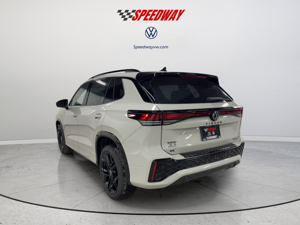 New 2026 Volkswagen Tiguan SE R-Line AWD/4WD image 7
