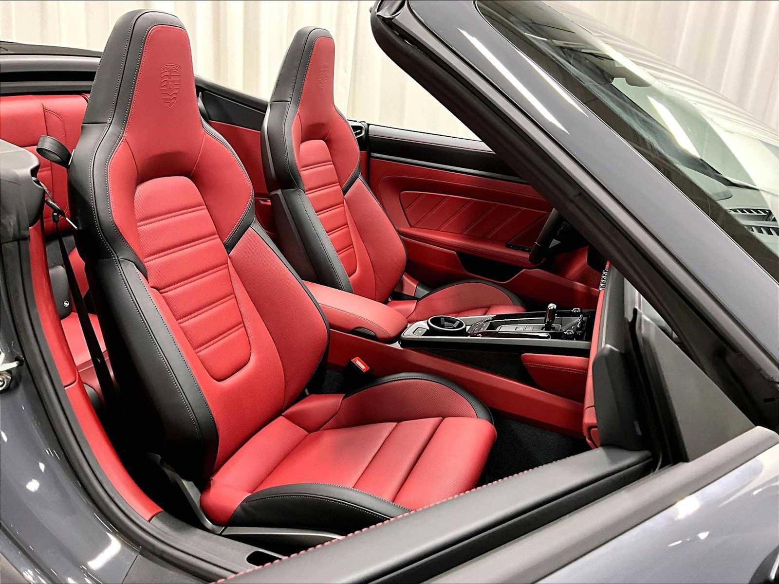 Used 2026 Porsche 911 Carrera GTS RWD image 30