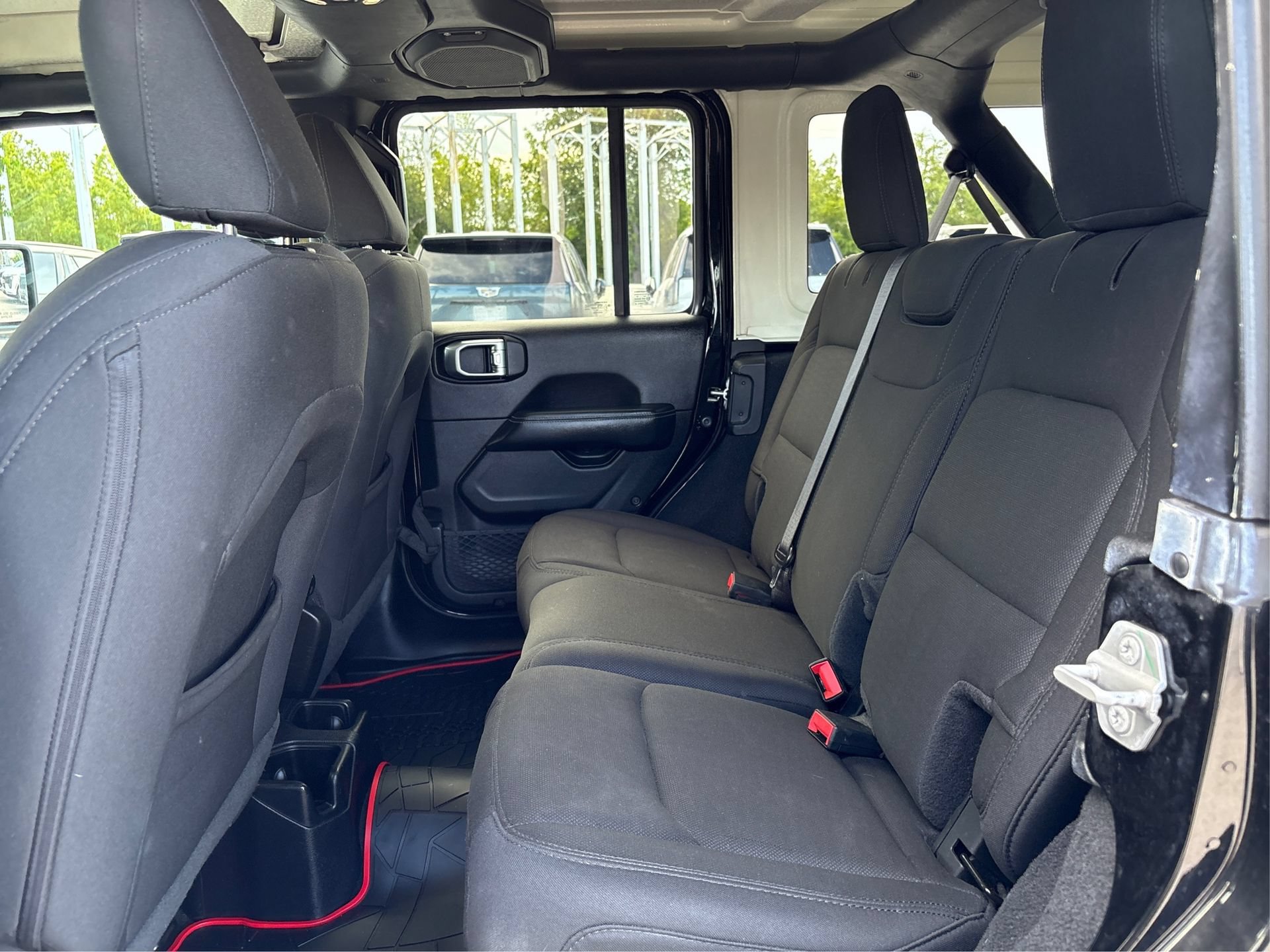 Used 2020 Jeep Wrangler Unlimited Sahara AWD/4WD image 10