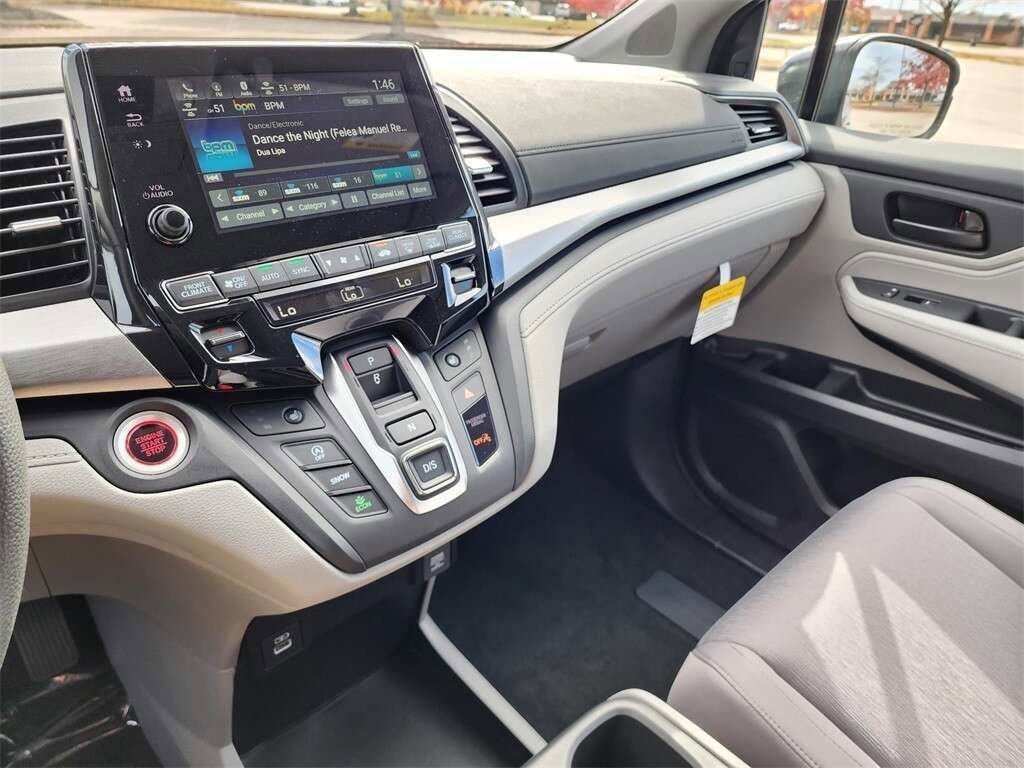 Certified 2024 Honda Odyssey EX image 25