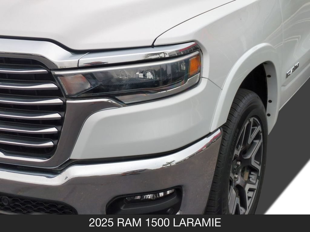 Used 2025 RAM 1500 Laramie AWD/4WD image 10