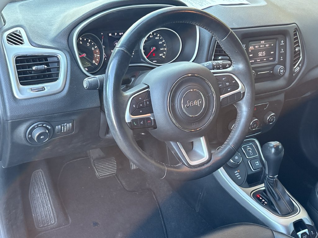 Used 2017 Jeep Compass Latitude AWD/4WD image 5