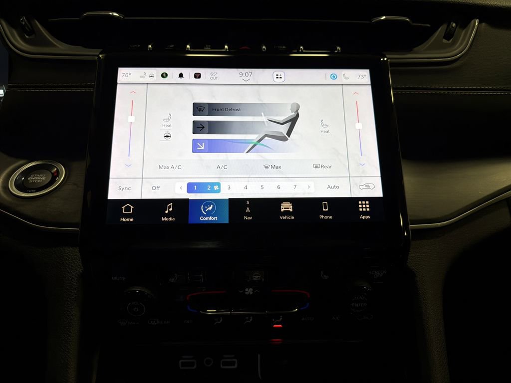 Used 2024 Jeep Grand Cherokee Limited image 17