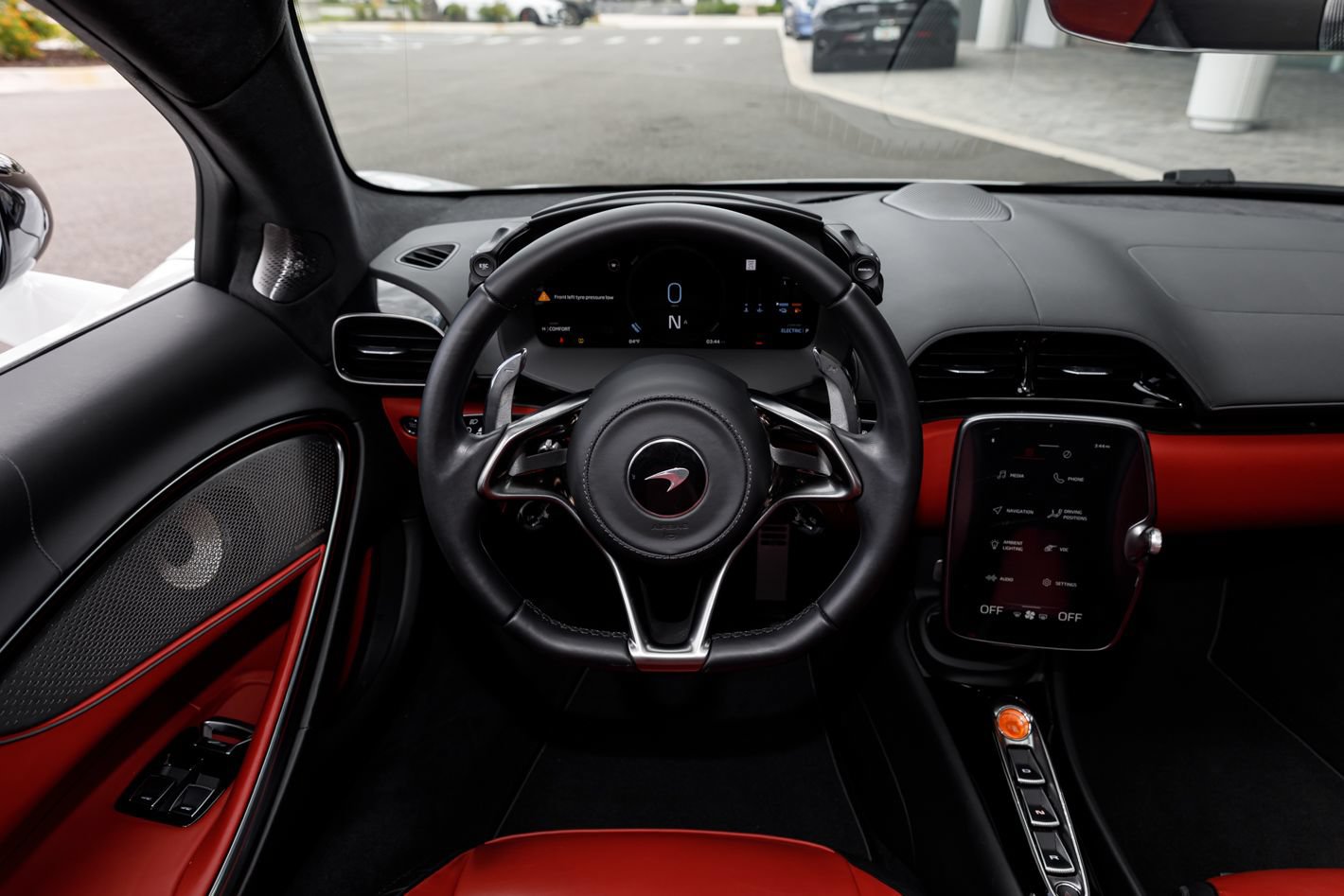 Used 2025 McLaren Artura Spider RWD image 57