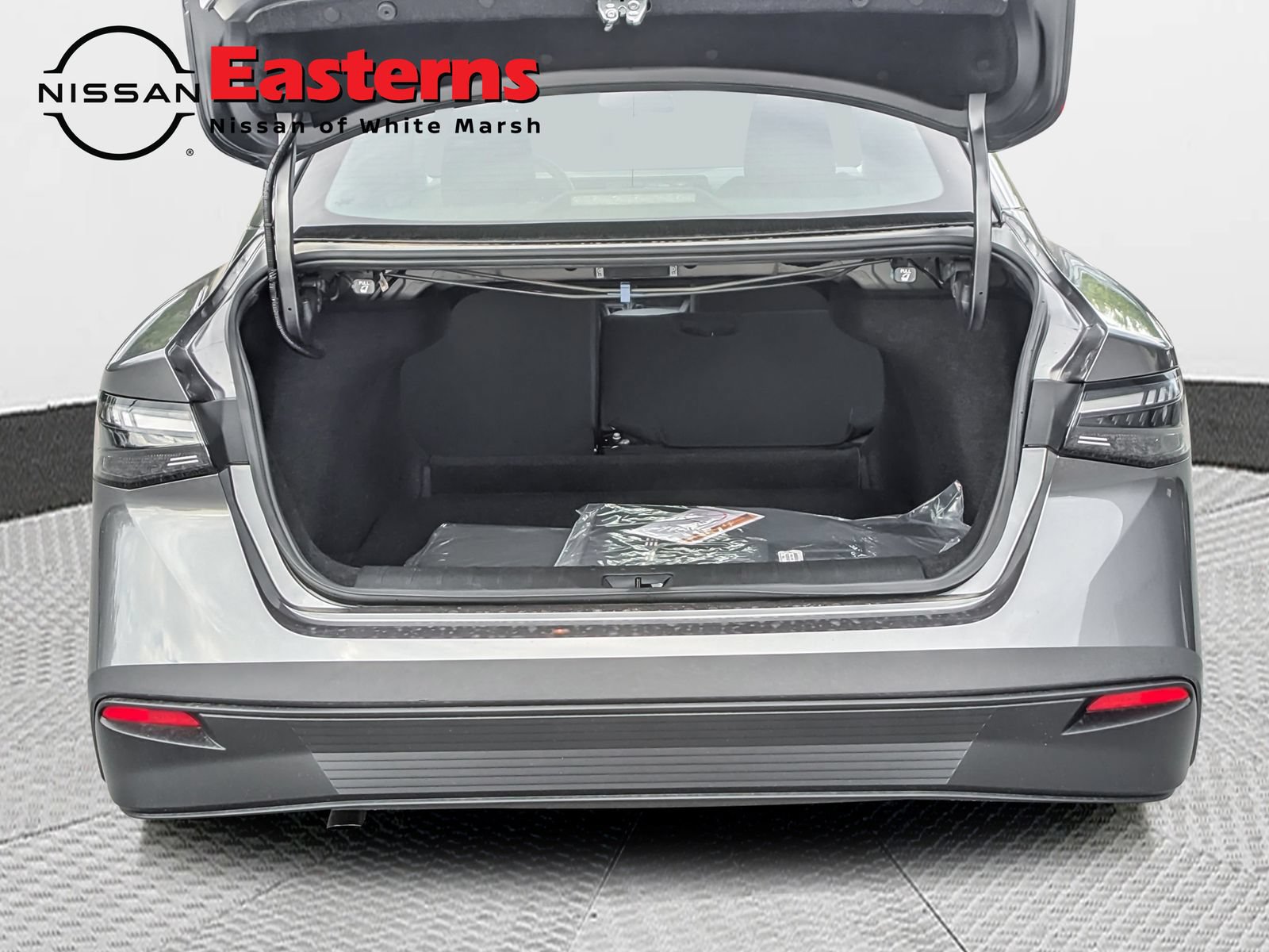 New 2027 Nissan Sentra SV w/ Floor Mat Package FWD image 9